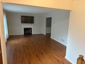 525 Vineleaf Dr in Louisville, KY - Building Photo - Building Photo