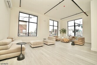 536 Central Ave in Newark, NJ - Foto de edificio - Building Photo