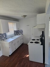 292 Kennedy St, Unit 2 in Louisville, OH - Building Photo - Building Photo