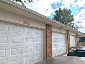 14240 E 22nd Pl in Aurora, CO - Foto de edificio - Building Photo