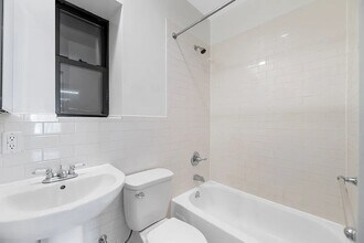 316 W 14th St, Unit 16 in New York, NY - Building Photo - Building Photo