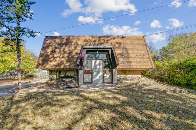 property at 1632 N Holyoke St