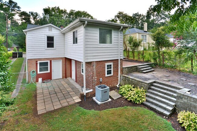 812 W Knox St in Durham, NC - Building Photo - Building Photo