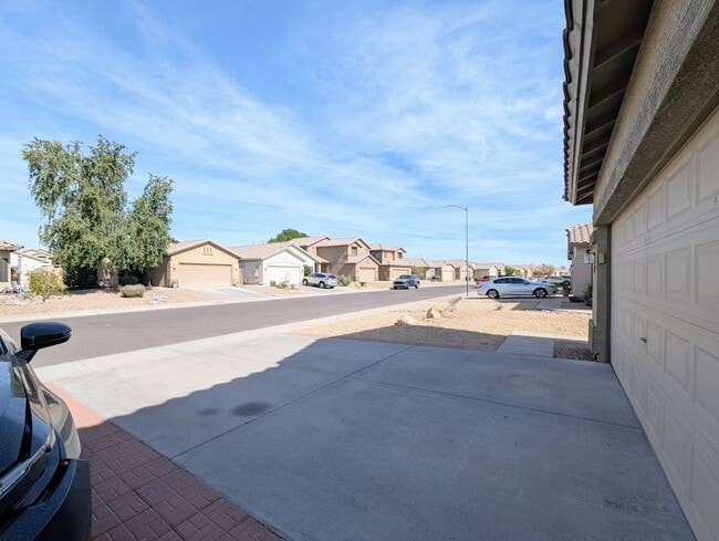 8861 W Paradise Dr in Peoria, AZ - Building Photo - Building Photo