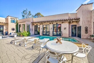 20 Vía Condotti in Rancho Mirage, CA - Building Photo - Building Photo