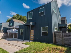 1004 Wheatley Ave in Austin, TX - Building Photo - Building Photo