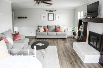 10023 Olmos Dr in Dallas, TX - Building Photo - Building Photo