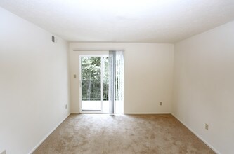 Thompson Village Apartments in Indianapolis, IN - Building Photo - Interior Photo