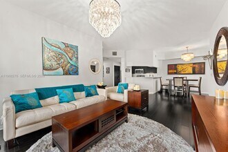 2725 Anzio Ct in Palm Beach Gardens, FL - Building Photo - Building Photo