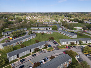 Pickwick Farms Apartments in Indianapolis, IN - Foto de edificio - Building Photo