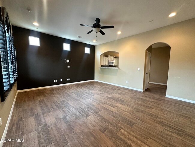 12156 Chapel Hill Rd in Horizon City, TX - Building Photo - Building Photo