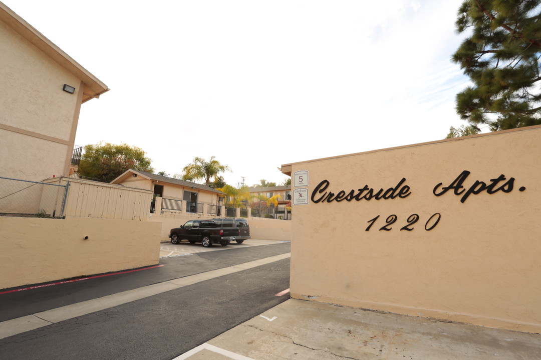 Crestside Apartments in Vista, CA - Foto de edificio