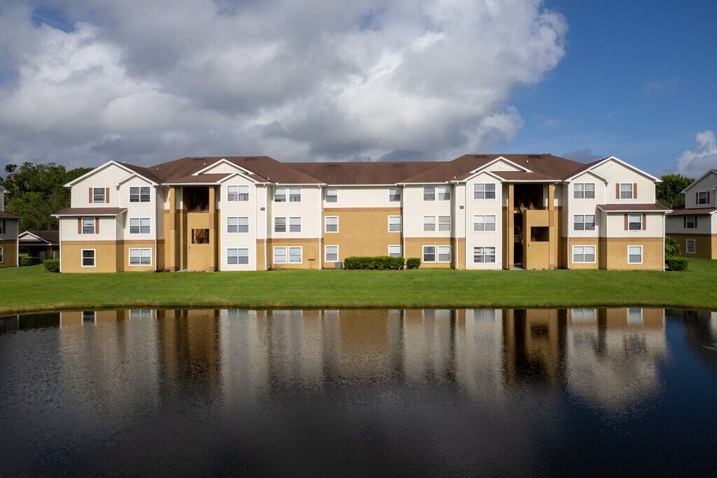 Stratford Point Apartments in Sanford, FL
