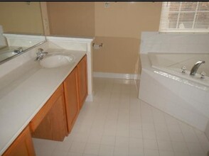 312 Sherman Bouyer Ln in Pasadena, MD - Building Photo - Building Photo