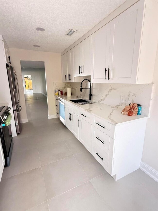 4538 NW 90th Ave, Unit 4538 in Sunrise, FL - Building Photo - Building Photo