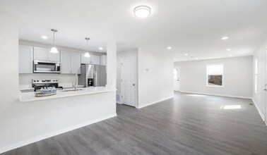 2410 Poplar St in Lynchburg, VA - Foto de edificio - Building Photo