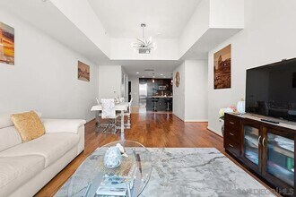 1262 Kettner Blvd, Unit 702 in San Diego, CA - Foto de edificio - Building Photo