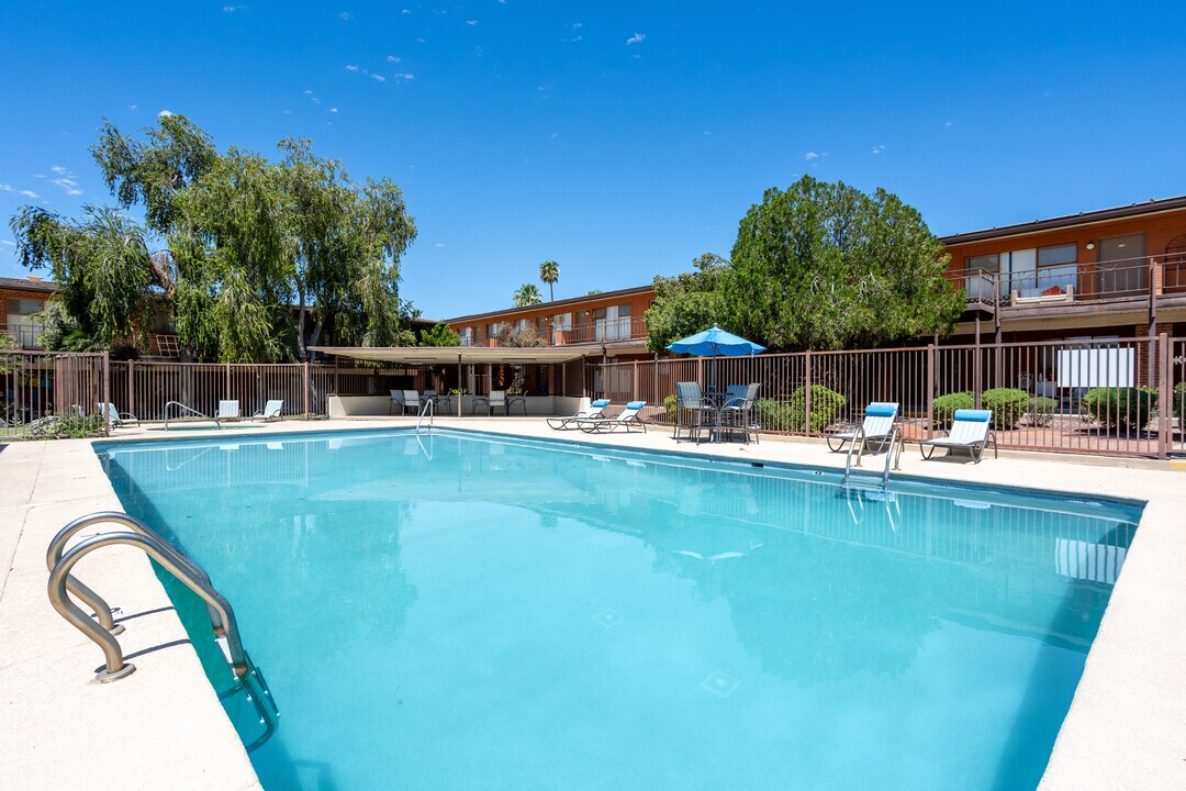 Country Club Apartments in Tucson, AZ - Foto de edificio