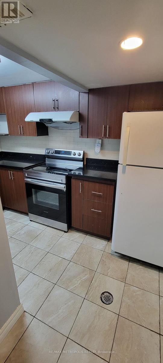 41 Fraserton Crescent in Toronto, ON - Building Photo - Building Photo