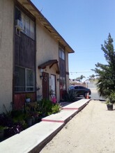 1234 Quincy St in Bakersfield, CA - Foto de edificio - Building Photo