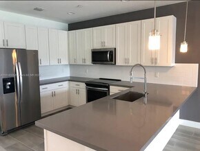 1405 N Dixie Hwy in Fort Lauderdale, FL - Building Photo - Building Photo