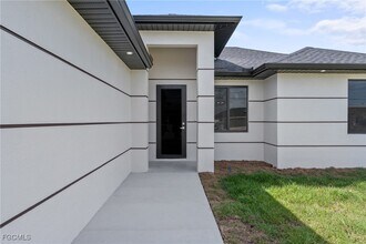 5327 Beauty St in Lehigh Acres, FL - Building Photo - Building Photo