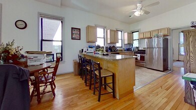 831 W Wrightwood Ave in Chicago, IL - Building Photo - Building Photo