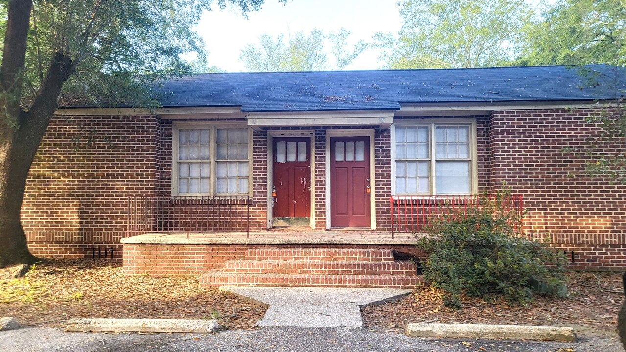 18 Franklin St in Sumter, SC - Foto de edificio