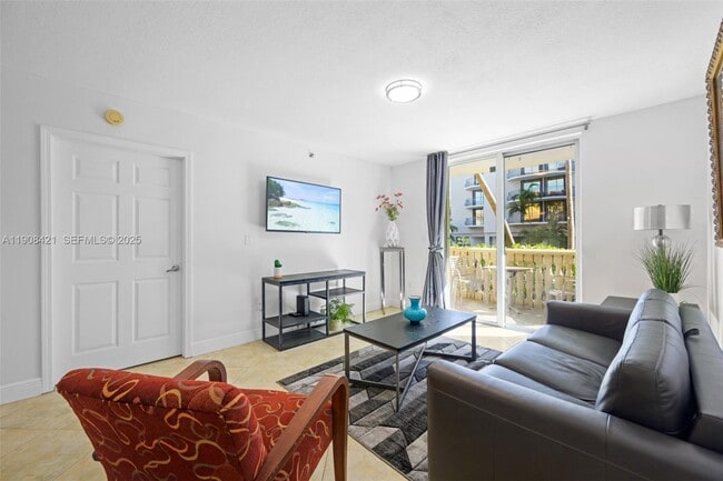 8888 Collins Ave in Surfside, FL - Building Photo - Building Photo