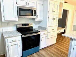 501 Huntleigh Way in Mobile, AL - Building Photo - Building Photo