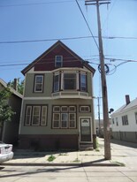 919 E Clarke St, Unit 3 in Milwaukee, WI - Building Photo