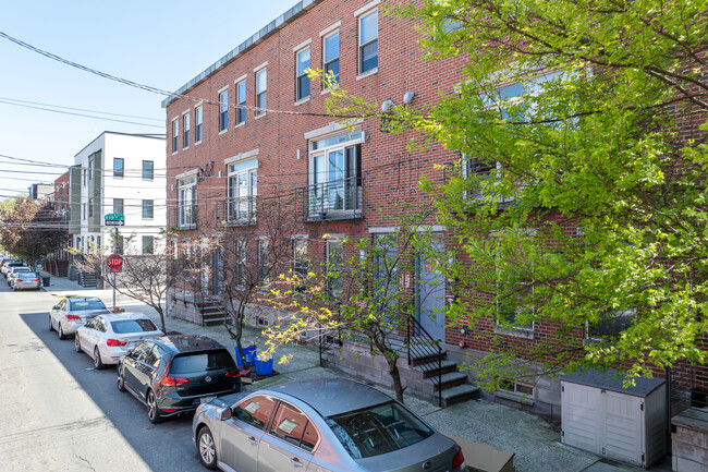 1902 Poplar St in Philadelphia, PA - Foto de edificio - Building Photo