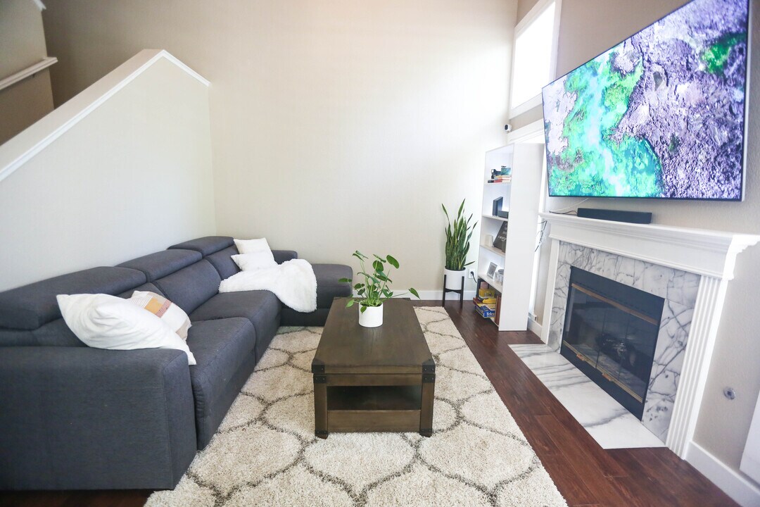 277 Hidden Creek Ct in Martinez, CA - Building Photo