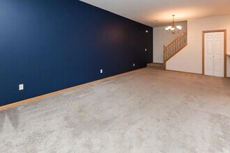 277 S 79th St in West Des Moines, IA - Building Photo - Building Photo