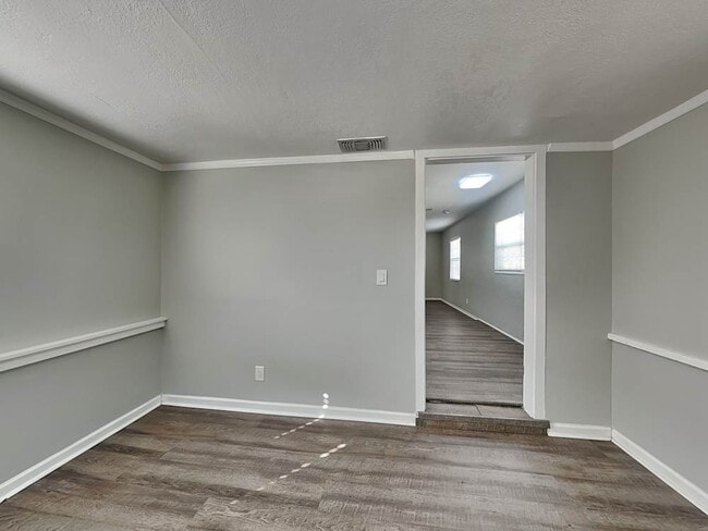 2320 Auburn St S in St. Petersburg, FL - Building Photo - Building Photo