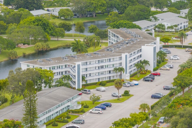 Oakridge Condominiums
