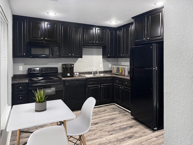 Willow Creek Townhomes in Jonesboro, AR - Building Photo - Building Photo