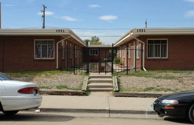 1551 Alton St in Aurora, CO - Foto de edificio - Building Photo
