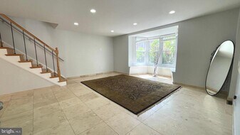 324 Avon St in Philadelphia, PA - Building Photo