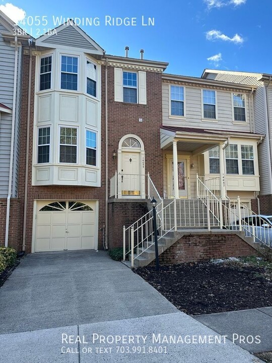 14055 Winding Ridge Ln in Centreville, VA - Building Photo