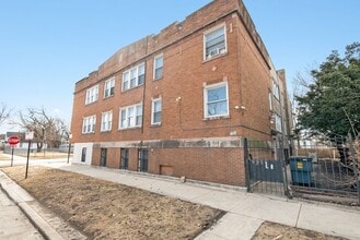 7956 S Normal Ave in Chicago, IL - Building Photo - Building Photo