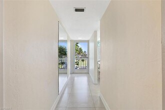 3608 Arctic Cir in Naples, FL - Foto de edificio - Building Photo