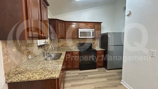 807 Cavalier Dr in Arlington, TX - Building Photo - Building Photo