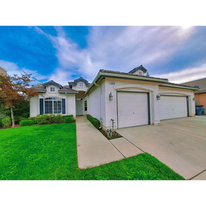 10848 N Bunker Hill Dr in Fresno, CA - Building Photo