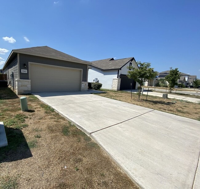 3262 Rancho Grande in San Antonio, TX - Building Photo - Building Photo