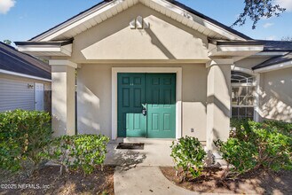 8342 Staplehurst Dr W in Jacksonville, FL - Building Photo - Building Photo