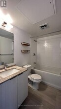 11 Wellesley St W in Toronto, ON - Building Photo - Building Photo