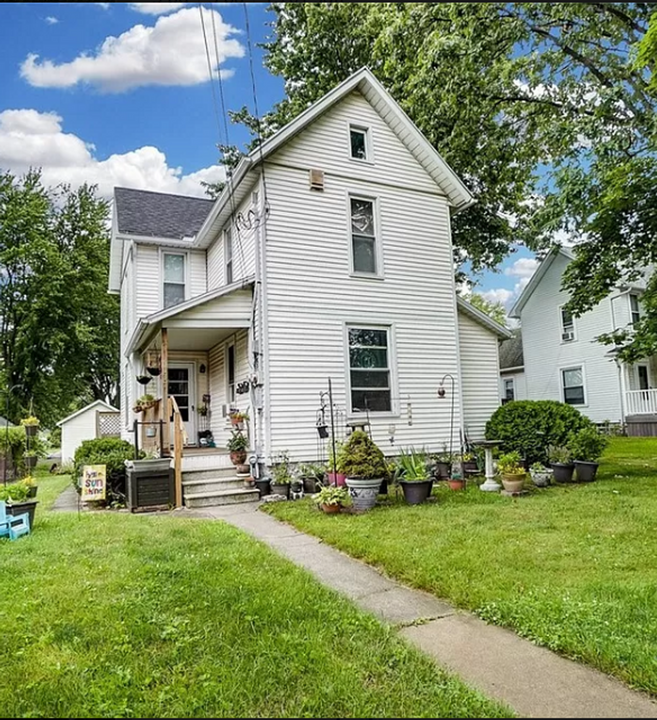 117 E Reed St in Bowling Green, OH - Foto de edificio