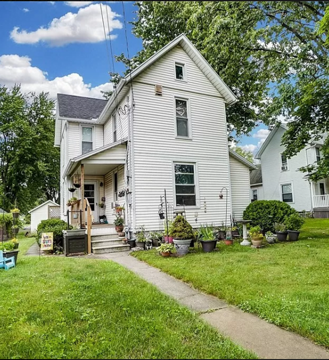 117 E Reed St in Bowling Green, OH - Building Photo