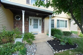 19 Wetherhill Way in Dayton, NJ - Building Photo - Building Photo